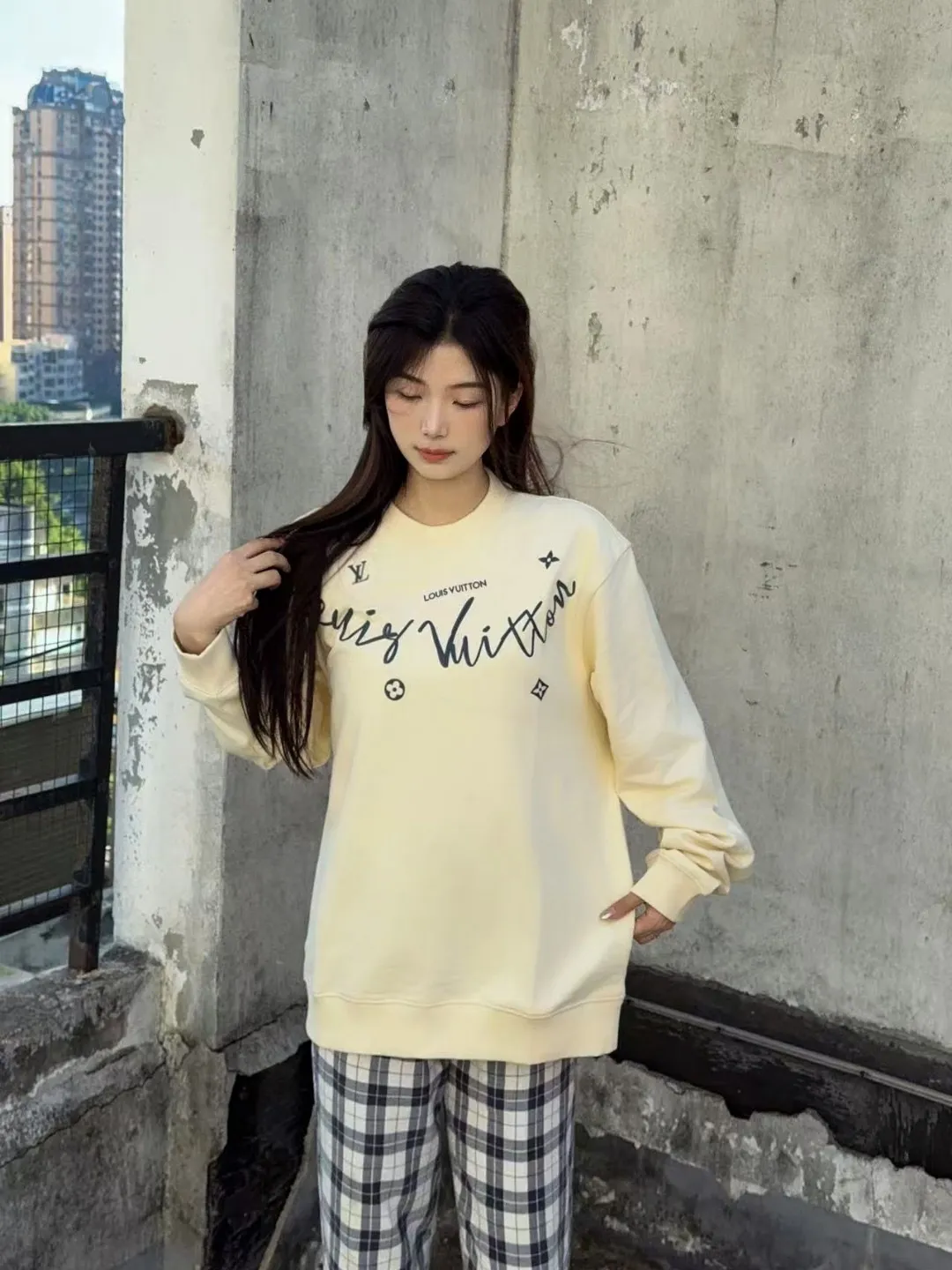 Louis Vuitton/Louis Vuitton 25Fw cursive signature letter print crew neck sweatshirt